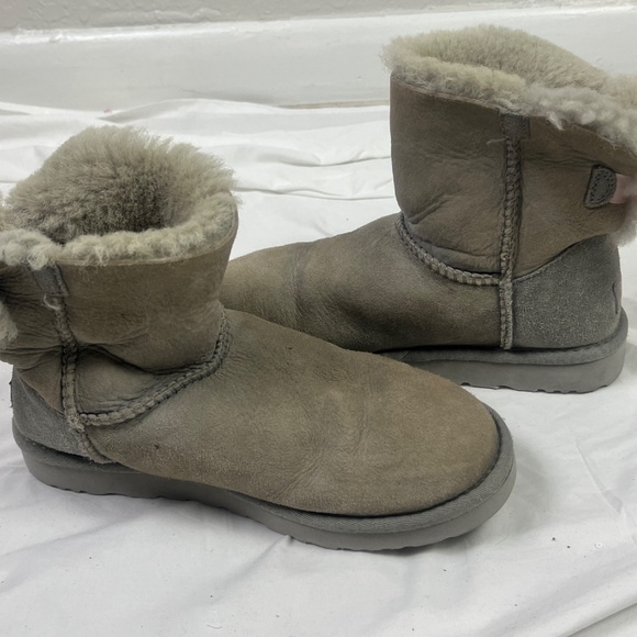 Ugg Women’s Bailey Bow II Ankle Boot Sz 7US 5.5UK Slip on Suede Gray - Picture 7 of 10